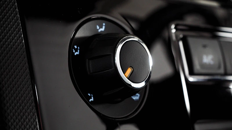 JAC x200 Interior
