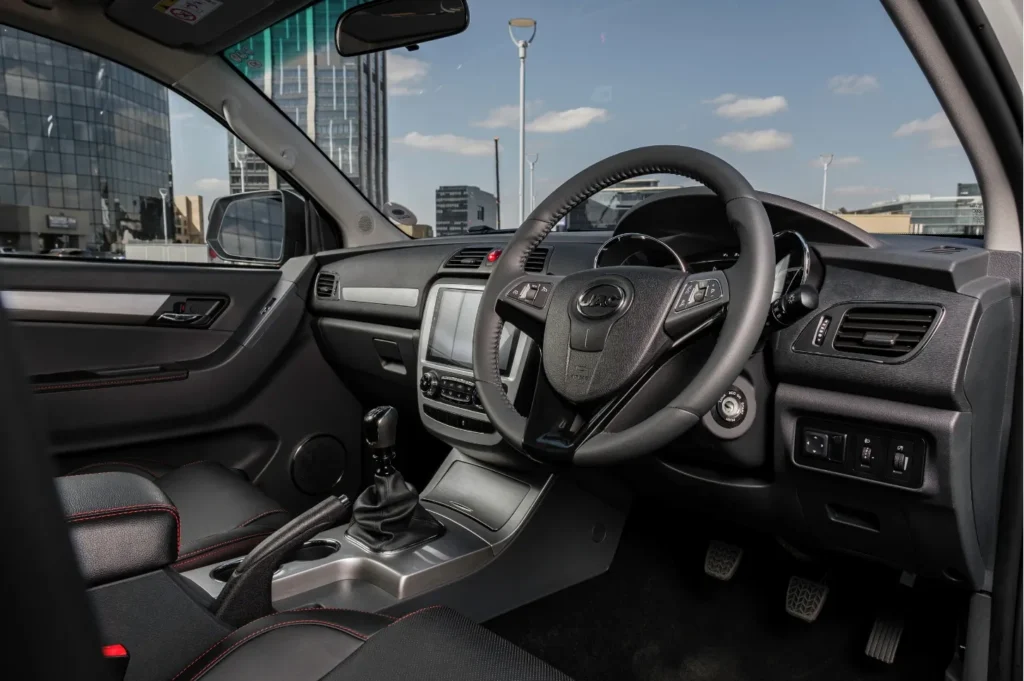 JAC T8 Interior comfort and technology